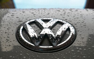 Grupa hakerów zgłasza kradzież danych w Volkswagenie - VW bada sprawę